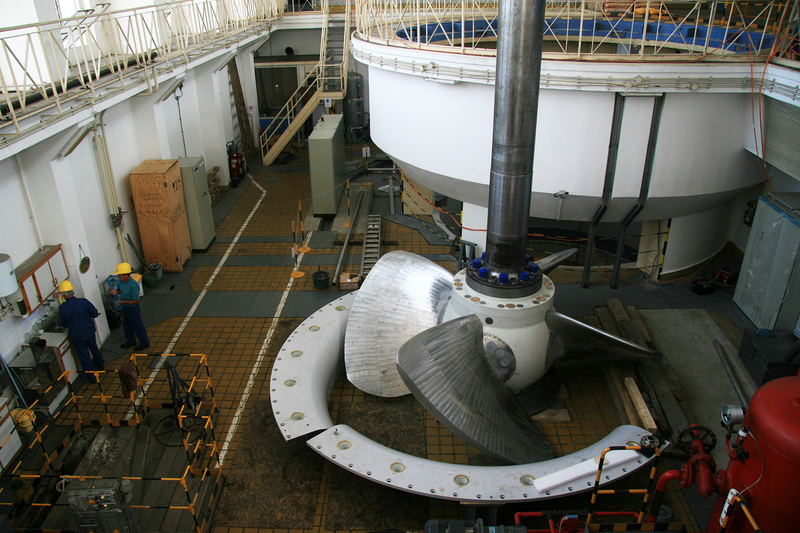 Illustration for article titled A Rare Look Deep Inside an Old-Fashioned Hydroelectric Power Plant